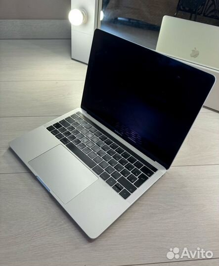 Macbook pro 13 2017 touch bar