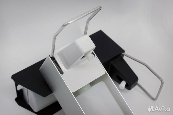 Диспенсер дозатор локтевой белый