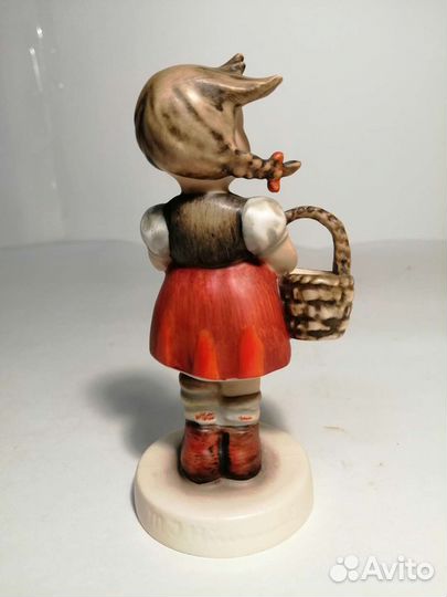 Девочка с корзинкой Goebel