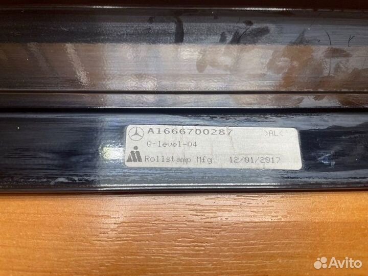 Молдинг стекла задний правый Mercedes-Benz