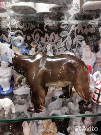 Фарфоровая статуэтка 