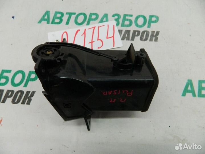 Дефлектор воздушный для Nissan Pulsar 5 1995-2000