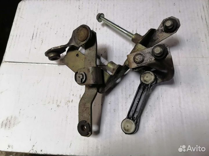 Кулиса МКПП VW Golf 4,VAG 1J0711731A