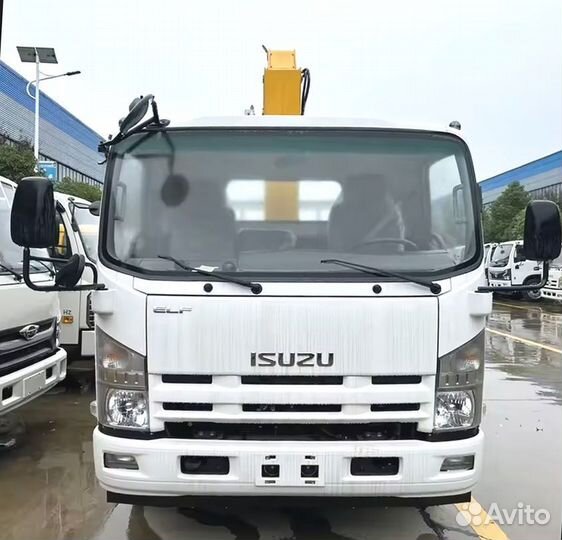 Isuzu Elf с КМУ, 2024