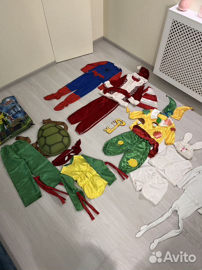 Продам новогодние костюмы на детей