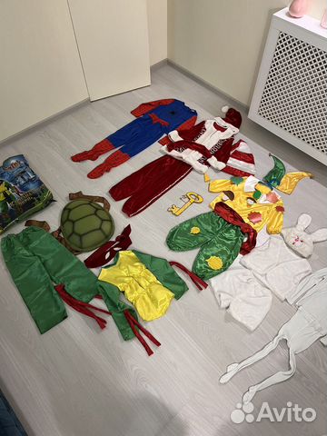 Продам новогодние костюмы на детей