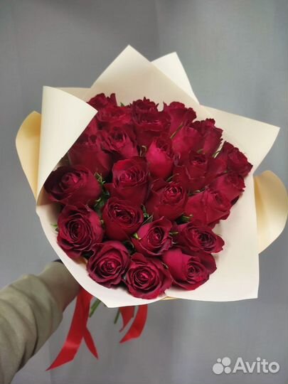 Букет из 25 красных роз 40 см