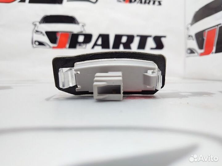 Фонарь подсветки номера Mitsubishi Outlander II (2