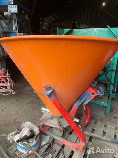 Разбрасыватель удобрений рум бу