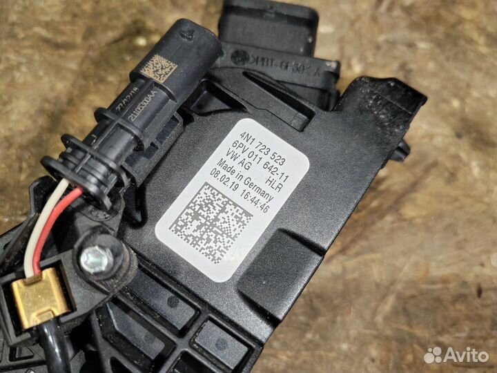 Педаль газа Volkswagen Touareg 3 2019 4N1723523