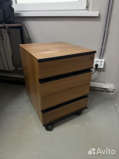 Офисная мебель бу стол 140см