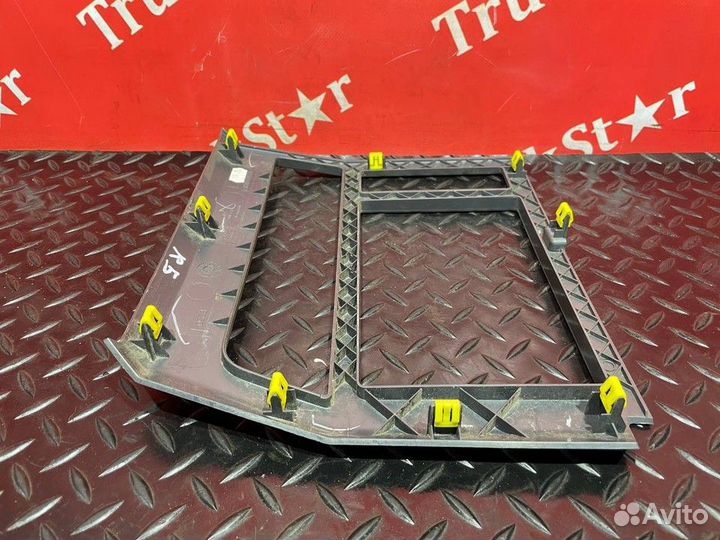 Рамка торпедо Renault T