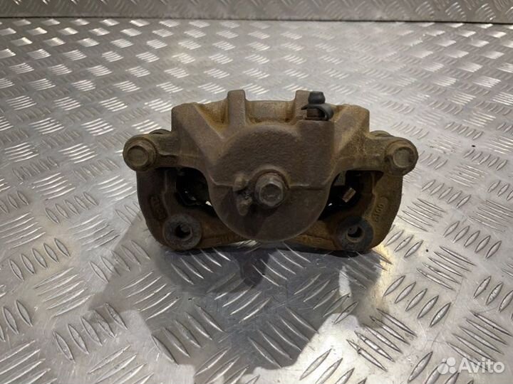 Суппорт тормозной передний левый Hyundai Elantra