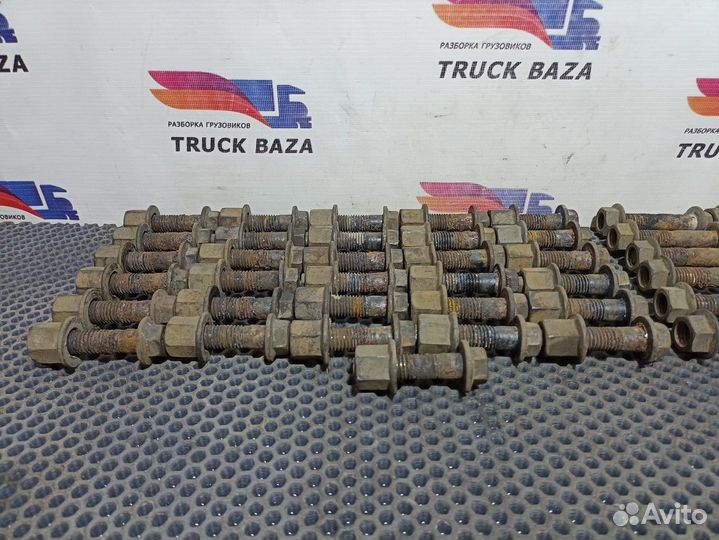 Комплект болтов опоры плиты седла Renault T