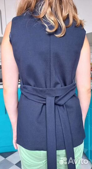 Жилетка школьная для девочки 134-140р