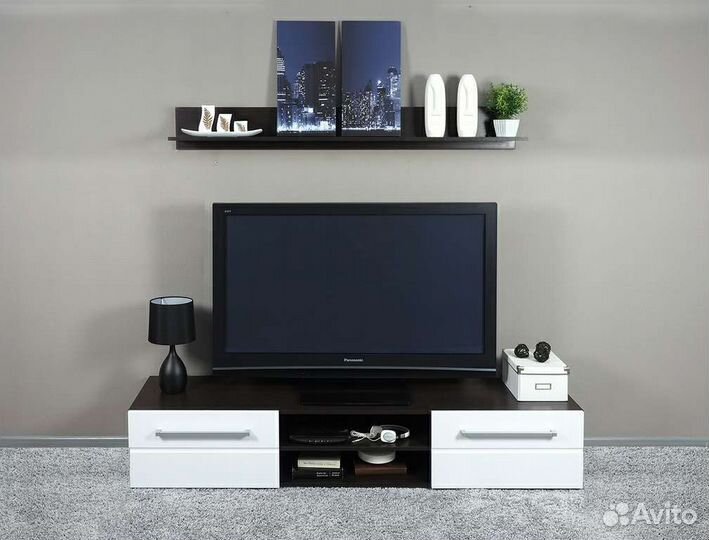 Тумба под тв с полкой