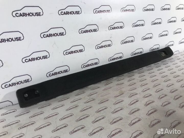 Накладка багажника левая Porsche Cayenne 958 рест