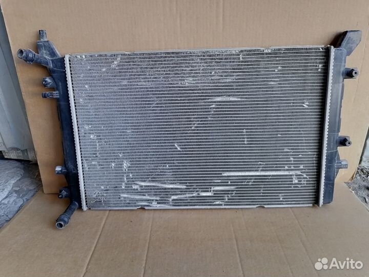 Радиатор основной Volkswagen Golf 6