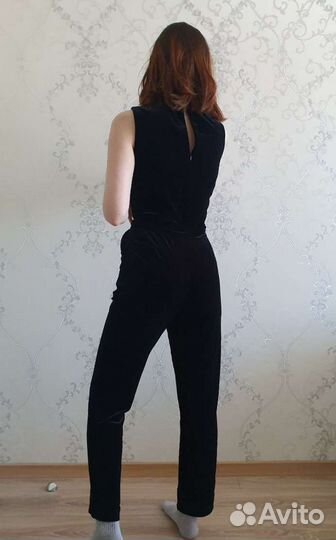 Комбинезон вечерний 42- 44 размер бархатный