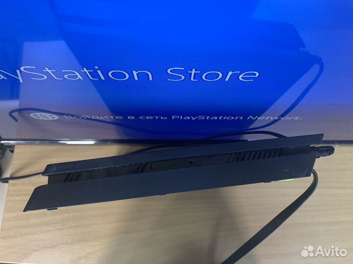 PlayStation 4 Slim Прошитая + 300 игр