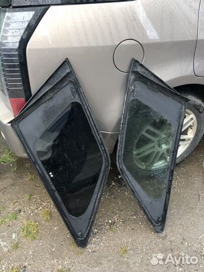 Боковое стекло Cadillac SRX 1