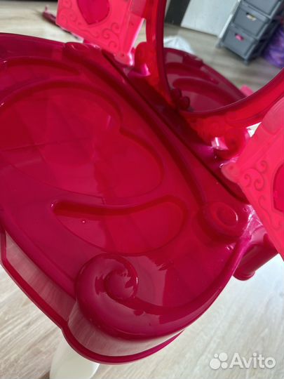 Детский туалетный столик