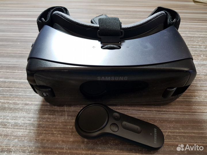 Продам очки виртуальной реальности Samsung (торг)