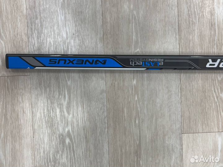 Продам хоккейную клюшку