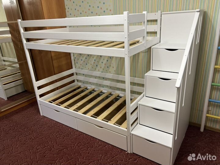 Двухъярусная кровать