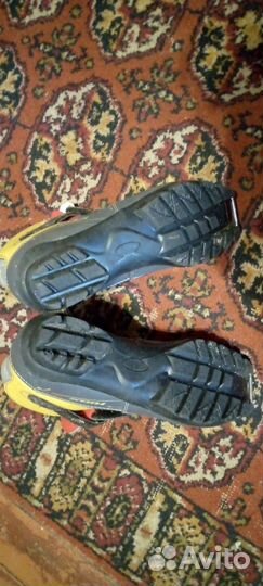 Ботинки лыжные