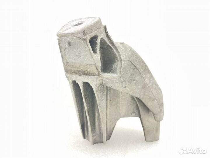 Кронштейн двигателя левый Audi A4 B8 2.0 CDN 2012