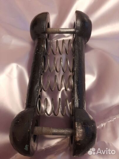 Эспандер кистевой пружинный