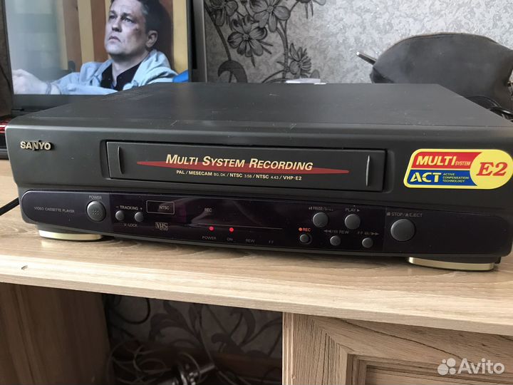 Видеомагнитофон sanyo