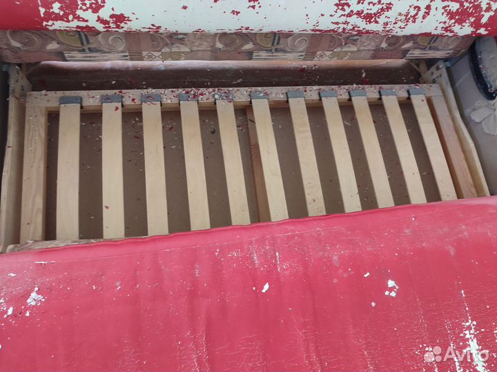 Кожаный диван бу