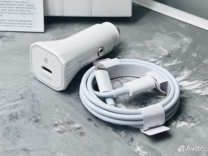 Автомобильное зарядное устройство Apple