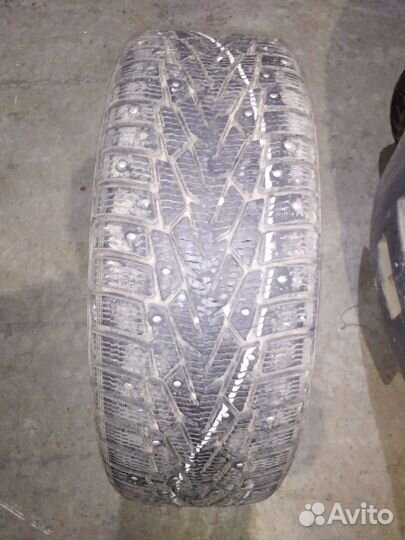 Nokian Tyres Hakkapeliitta 7 215/65 R16 102L