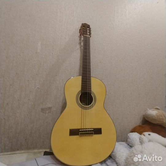 Акустическая гитара