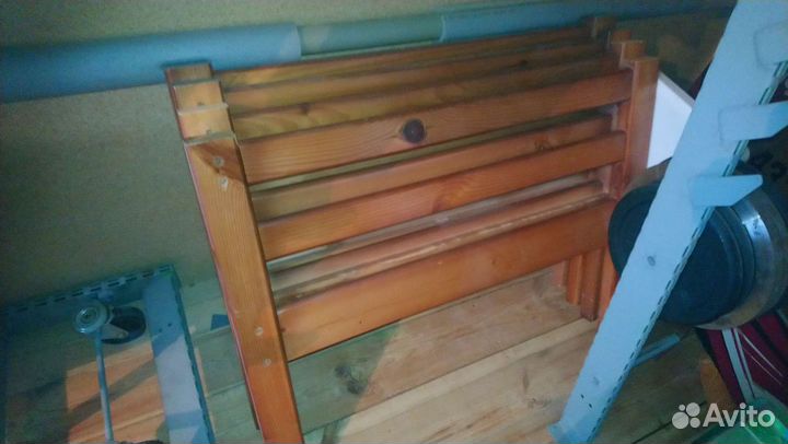 Кровать из массива дерева