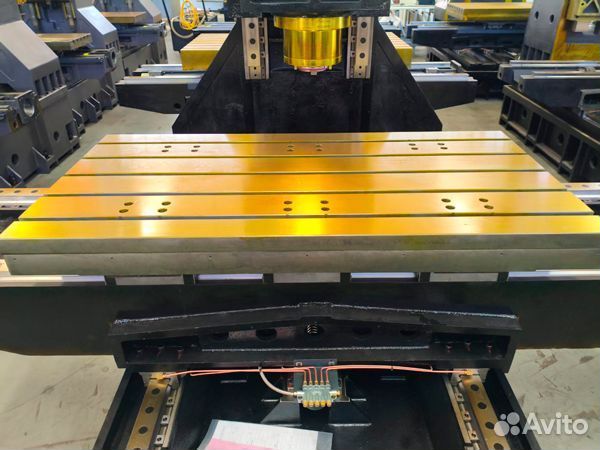 Фрезерный вертикальный чпу станок VMC855P