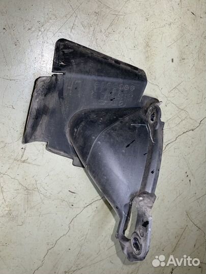 Дефлектор передний Mazda Axela BL BHE4501V1