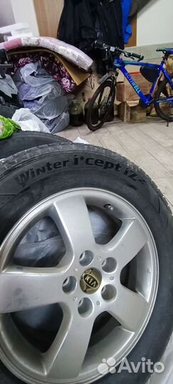 Зимние шины с дисками 215/65/16