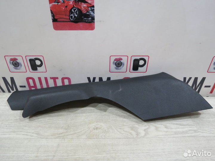 Обшивка стойки задняя правая Volkswagen Polo