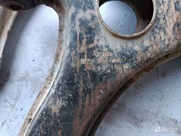 Рычаг подвески Volkswagen Passat B3