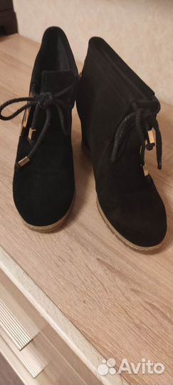 Ботильоны на танкетке 38