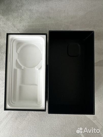 Коробка от iPhone 11 pro