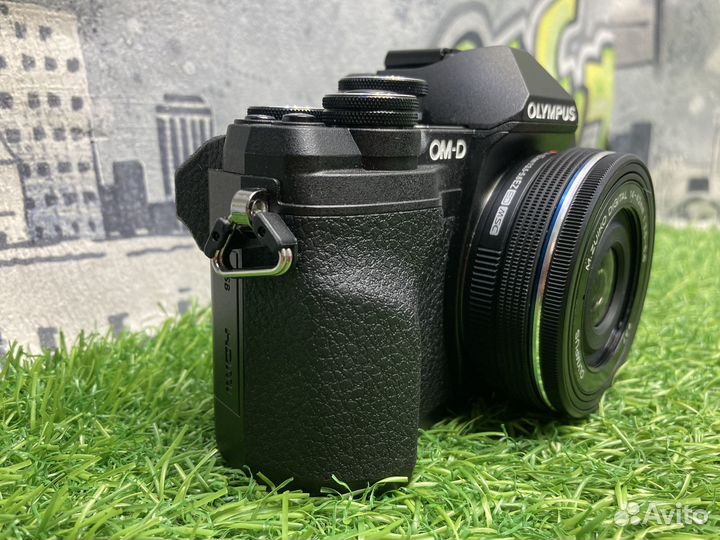 Olympus OM-D E-M10 Mark IV kit 14-42mm Новый