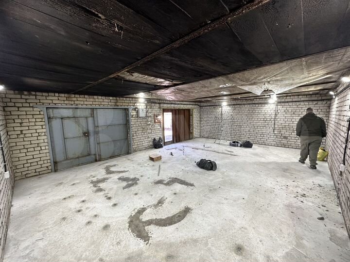 Гараж, > 30 м²