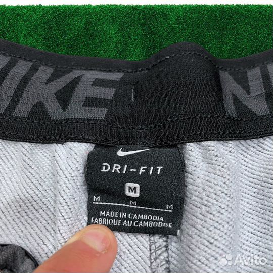 Спортивки Nike