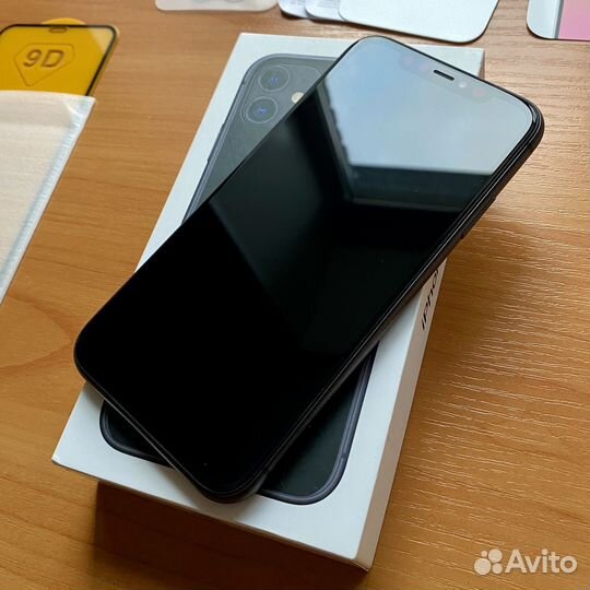 iPhone 11, 64 ГБ