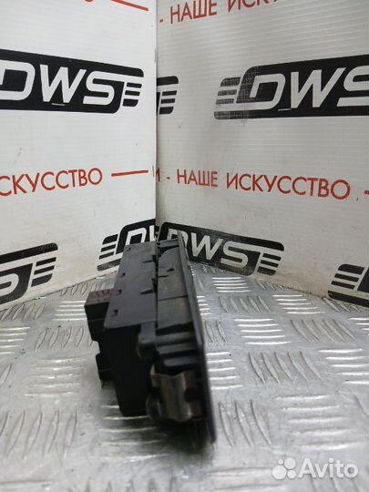 Блок управления стеклоподъемниками Nissan Primera